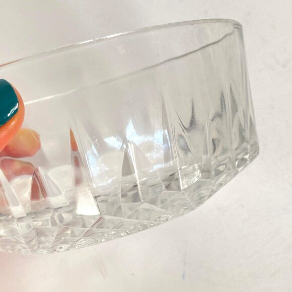 Arcoroc USA Clear Glass Bowl With Diamond Pattern Sunburst Base For Fruit Candy - Picture 4 of 9